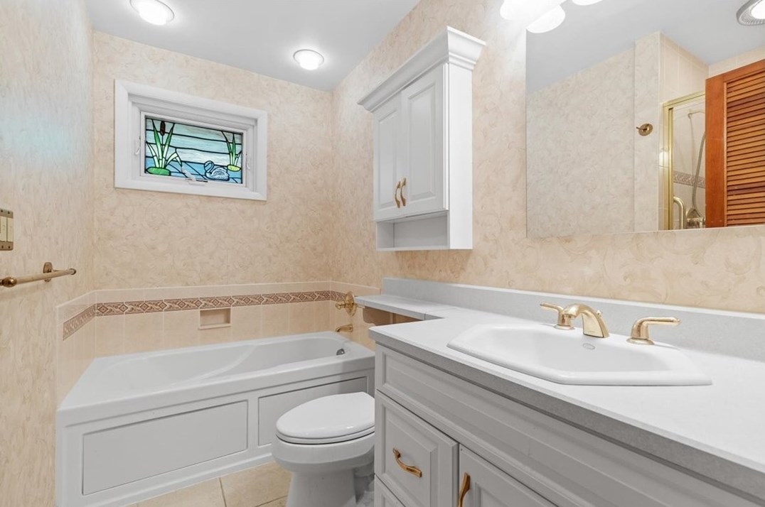 233 Commonwealth Ave, Pittsburgh PA 15122-1927 exterior