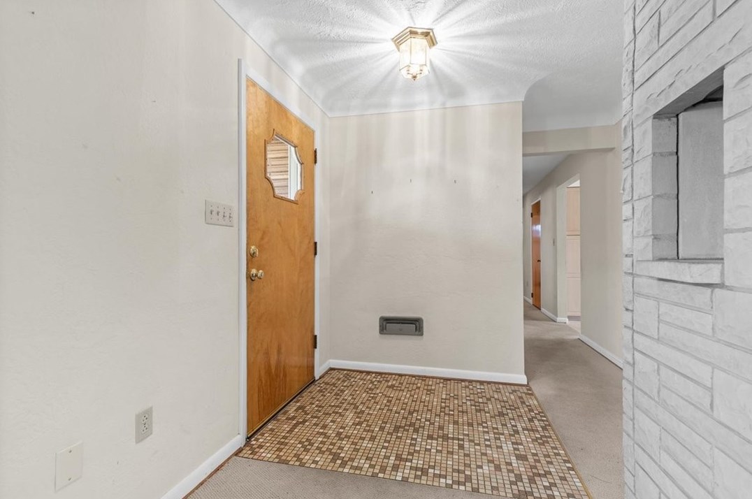 233 Commonwealth Ave, Pittsburgh PA 15122-1927 exterior