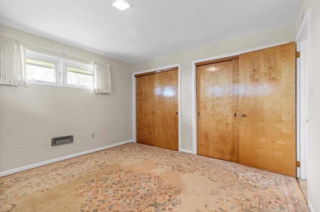 233 Commonwealth Ave, Pittsburgh PA 15122-1927 exterior