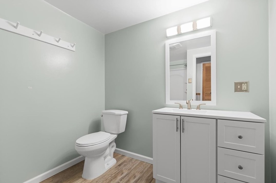 233 Commonwealth Ave, Pittsburgh PA 15122-1927 exterior