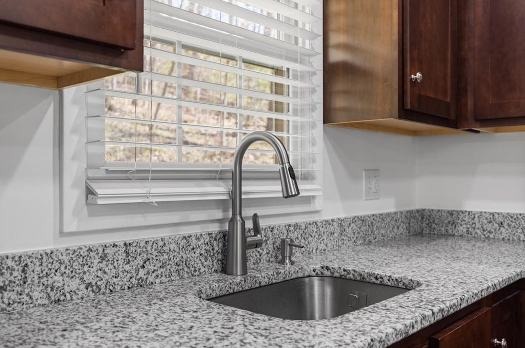 586 Flaugherty Run Rd, Moon Twp PA  15108-8900 exterior