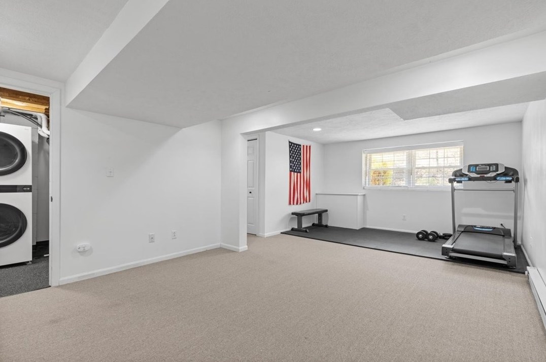 586 Flaugherty Run Rd, Moon Twp PA  15108-8900 exterior