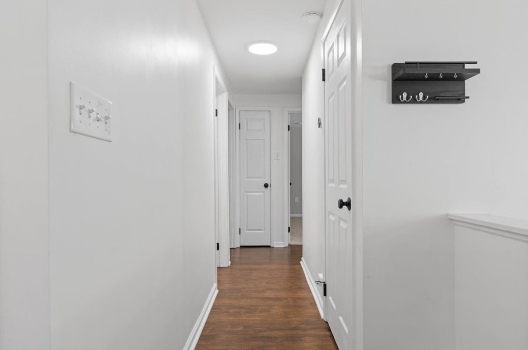 586 Flaugherty Run Rd, Moon Twp PA  15108-8900 exterior