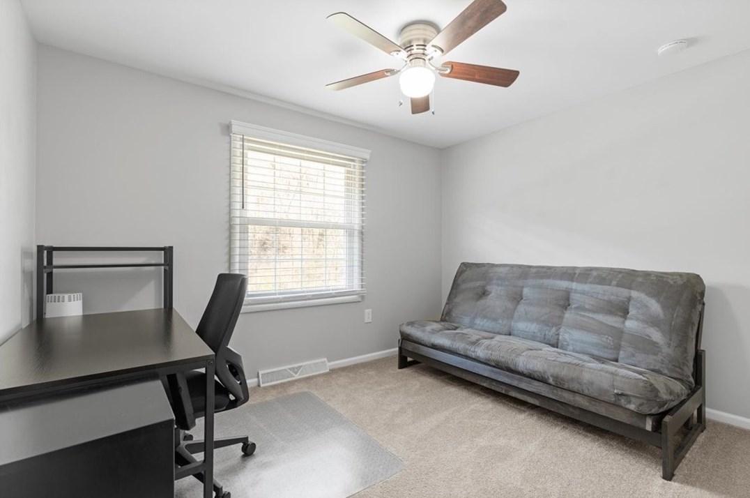 586 Flaugherty Run Rd, Moon Twp PA  15108-8900 exterior