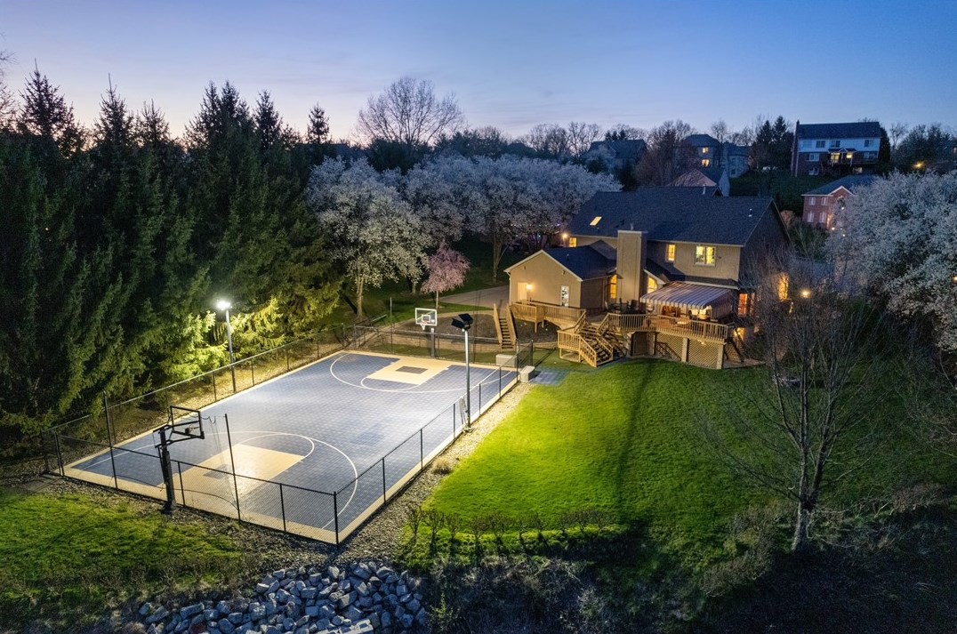 6010 Stratford Ct, Pittsburgh, PA 15237-6376