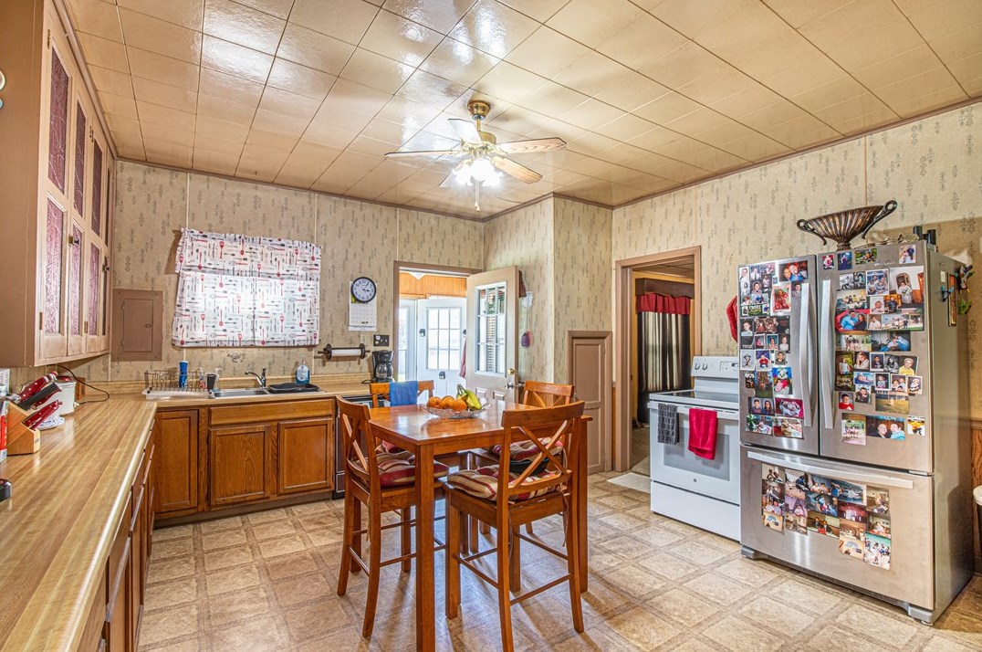 175 Alicia Main St, Greensboro, PA 15338
