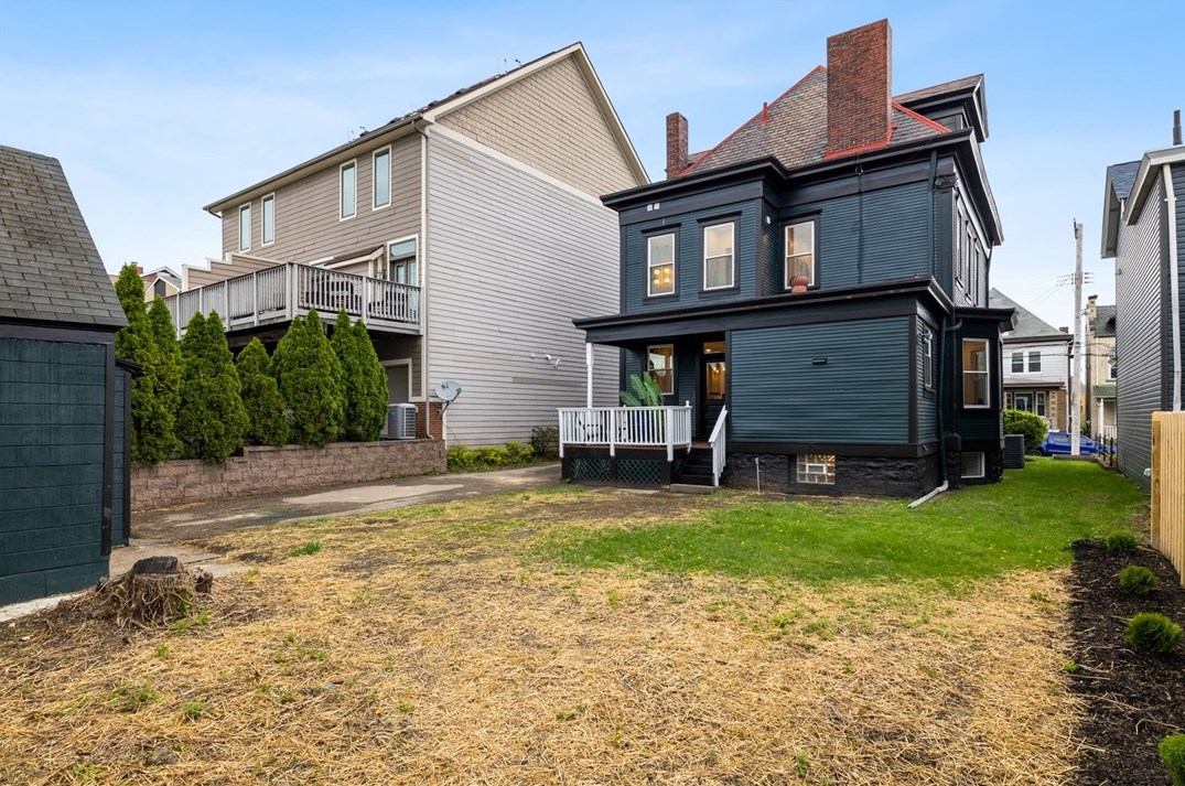 140 Bigham St, Pittsburgh PA  15211-1462 exterior