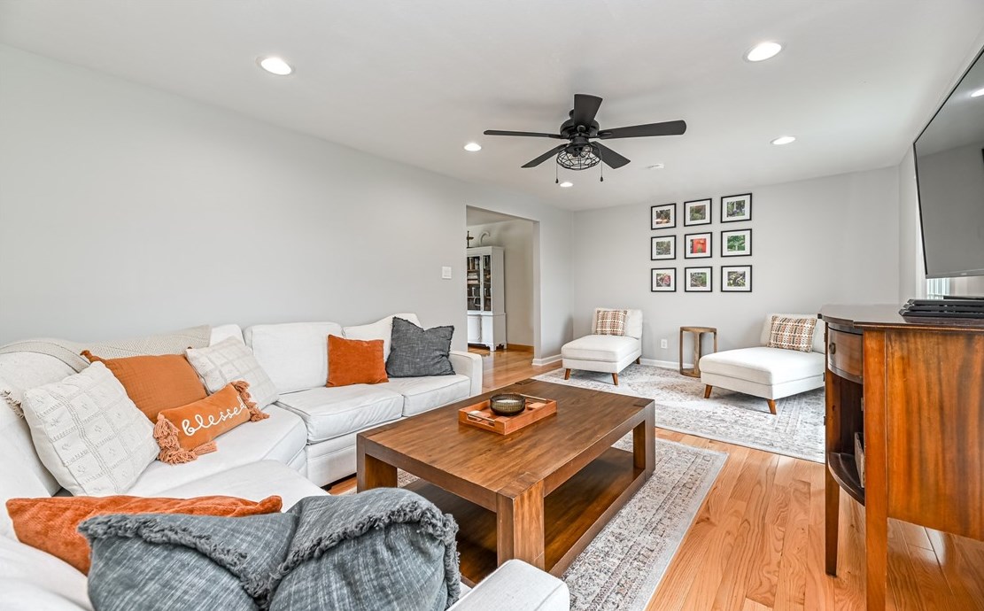 2101 Coventry Dr, Allison Park PA  15101-3364 exterior