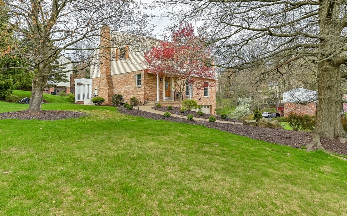 2101 Coventry Dr, Allison Park PA  15101-3364 exterior