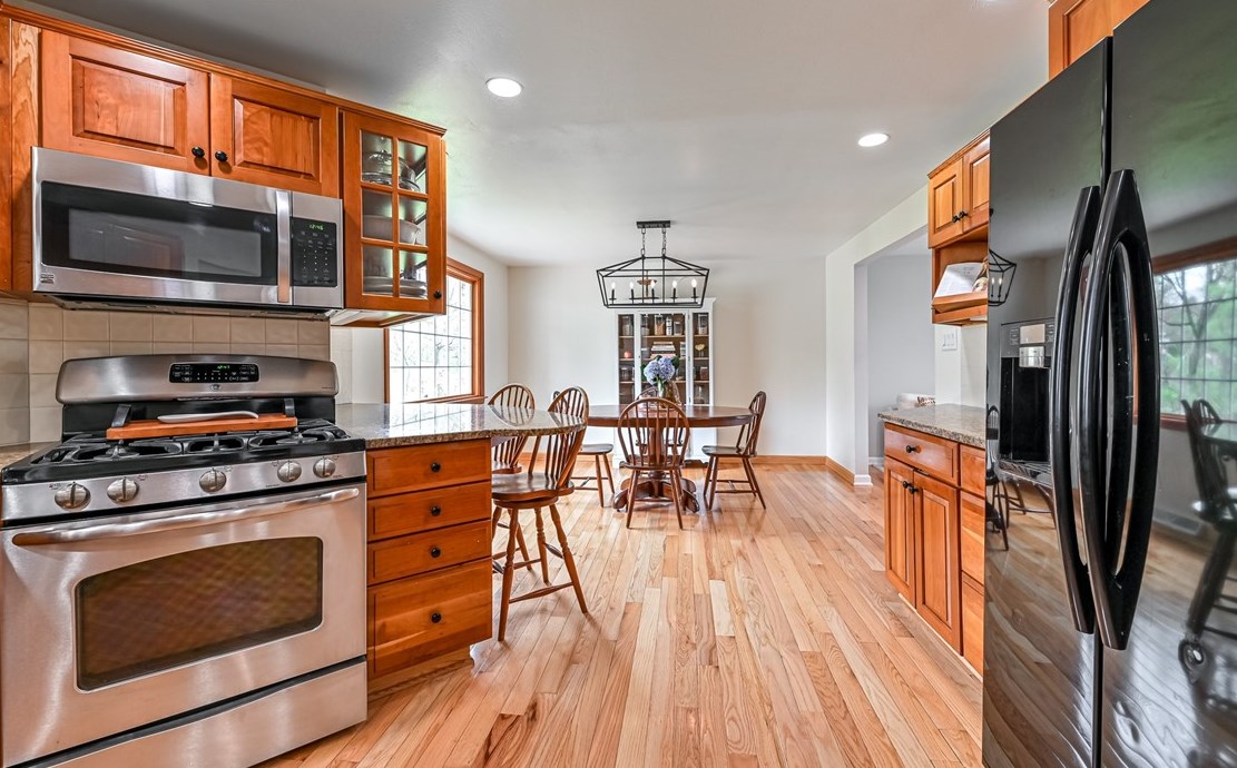 2101 Coventry Dr, Allison Park PA  15101-3364 exterior