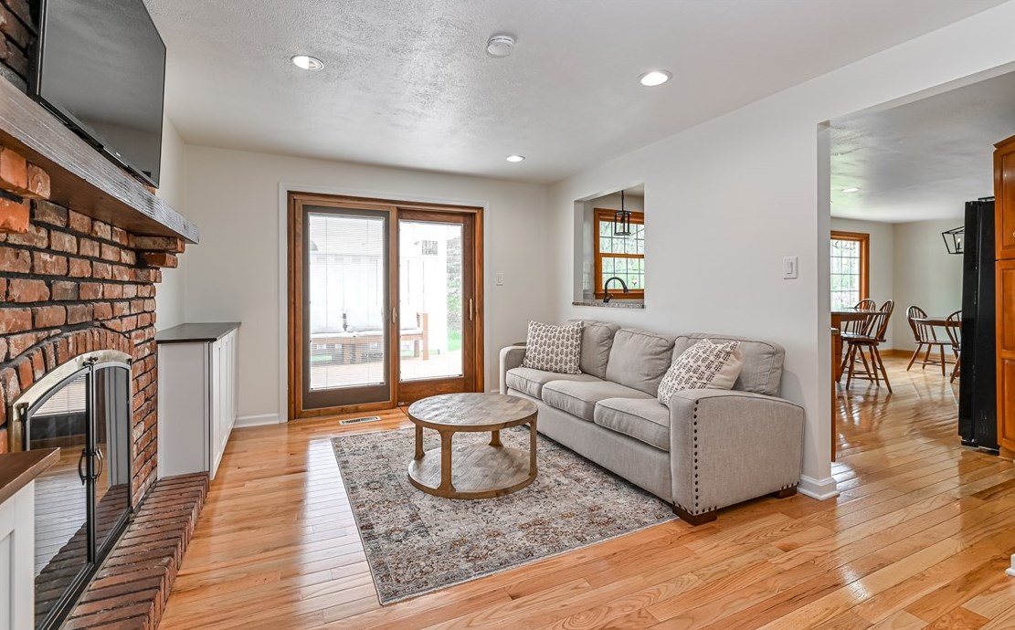 2101 Coventry Dr, Allison Park PA  15101-3364 exterior