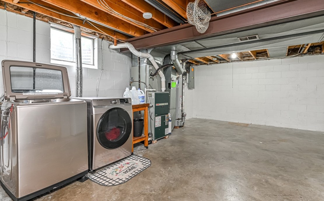 2101 Coventry Dr, Allison Park PA  15101-3364 exterior