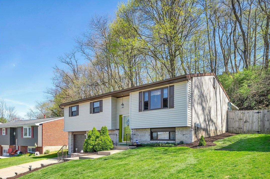 408 Springwood Dr, Verona, PA 15147-2624