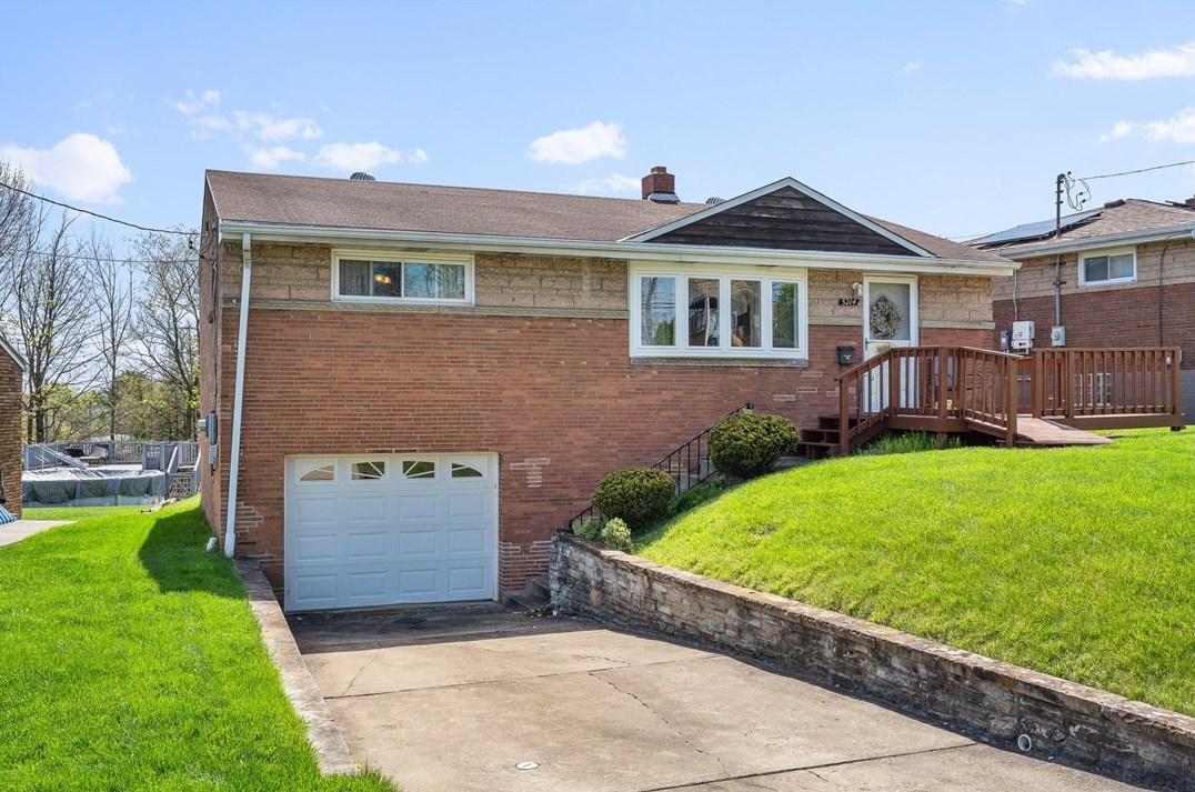 5214 Blossom Rd, Pittsburgh, PA 15236-2625