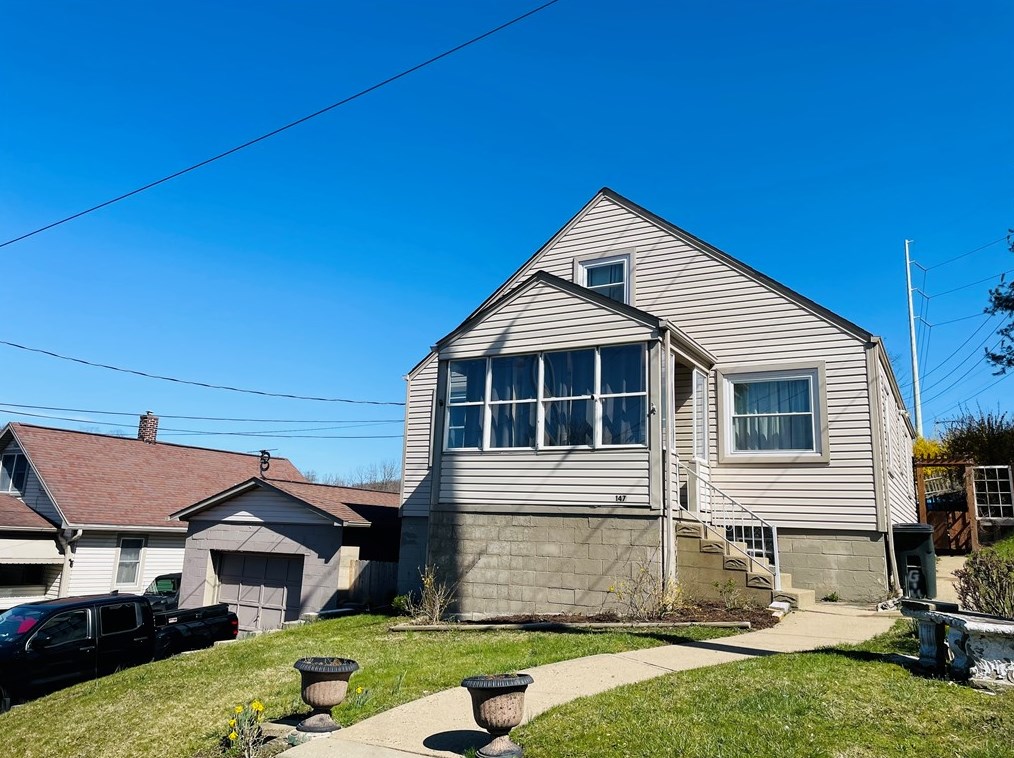 147 Rosewood Ave, Washington, PA 15301-5233