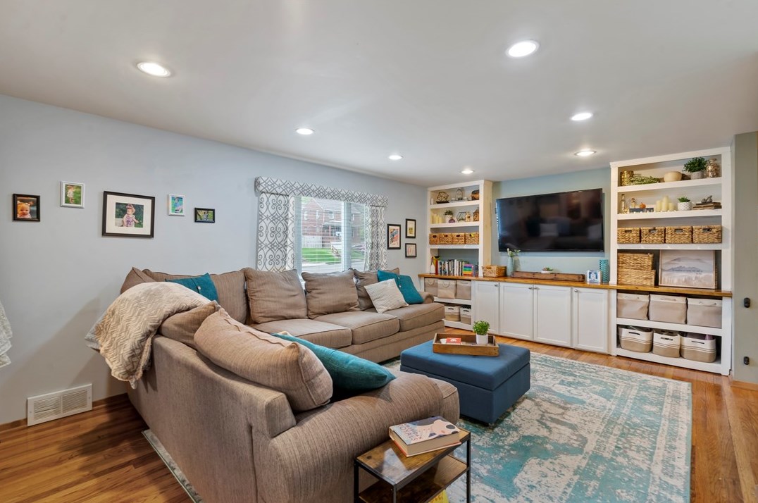 4268 Stanton Ave, Pittsburgh PA  15201-2242 exterior