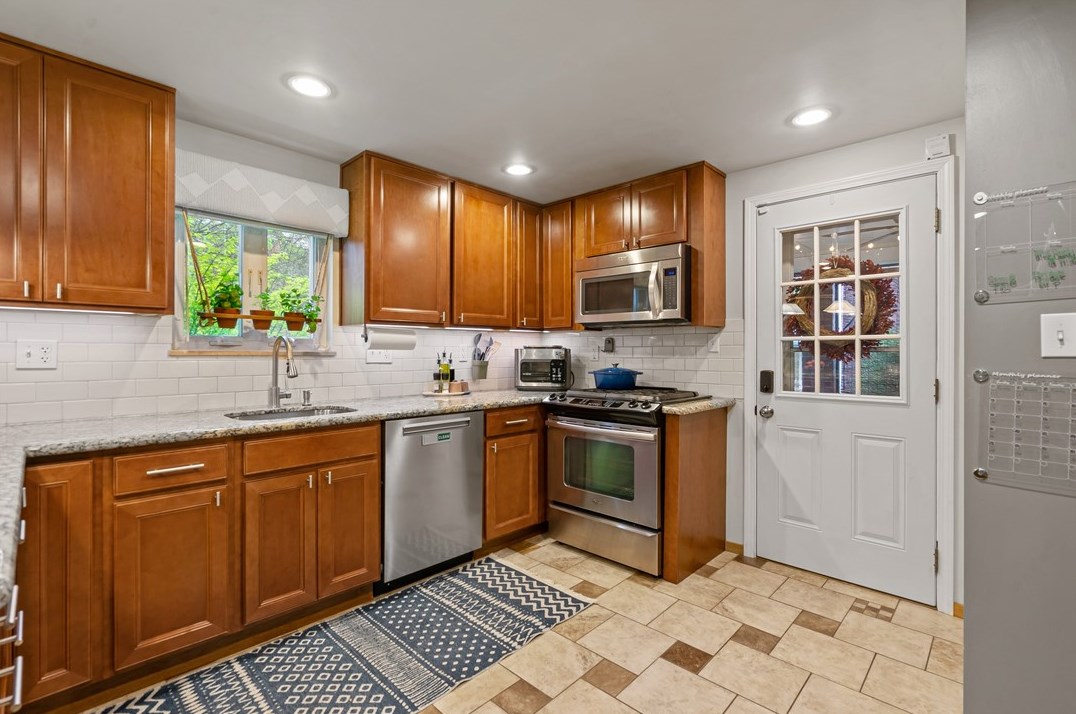 4268 Stanton Ave, Pittsburgh PA  15201-2242 exterior