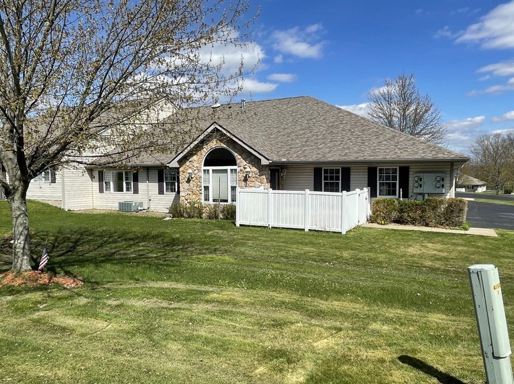 213 Charlotte Ln, New Castle, PA 16101-1053