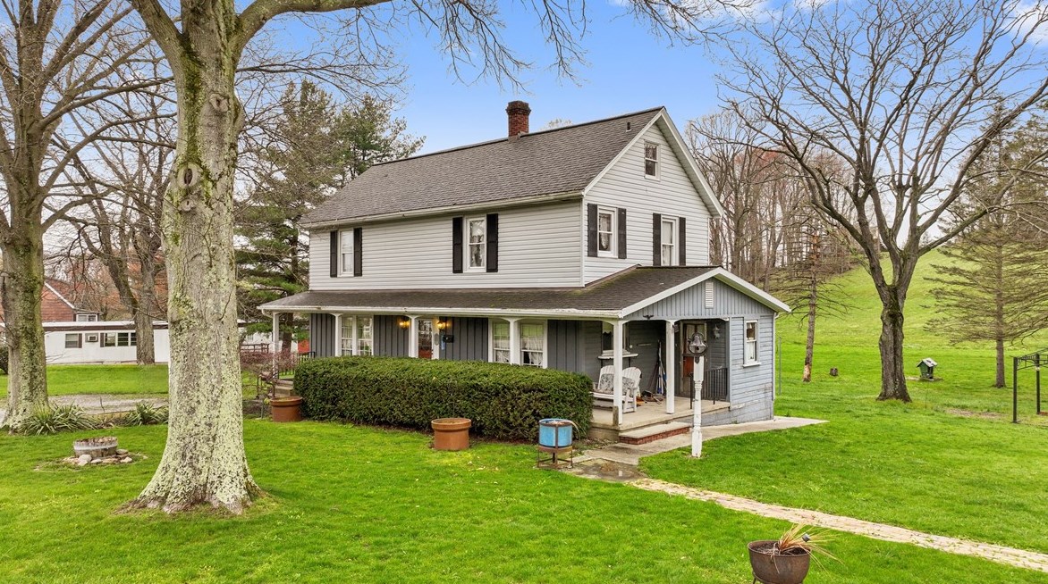 189 Hopwood Coolspring Rd, Hopwood, PA 15445
