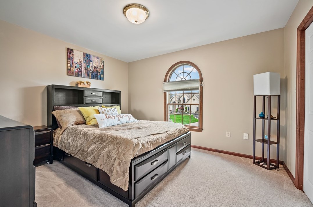 1050 Lexington Dr, Export PA 15632-9022 exterior