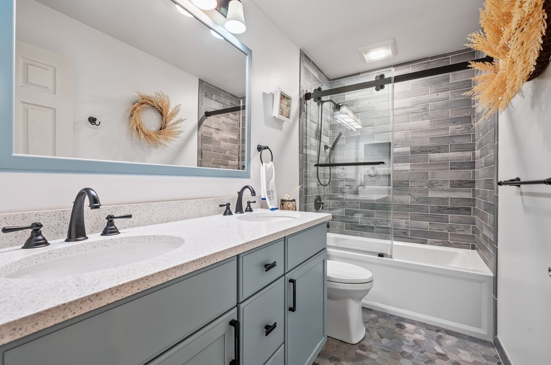 1050 Lexington Dr, Export PA 15632-9022 exterior