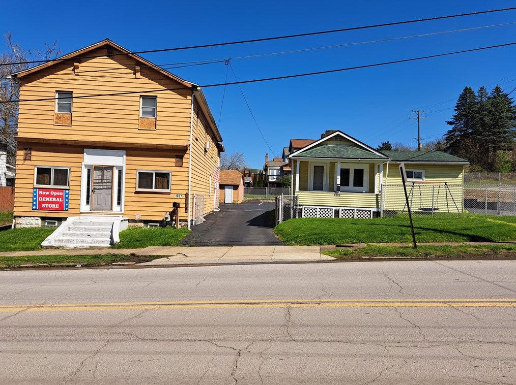 1807 Moravia St, New Castle, PA 16101-5808