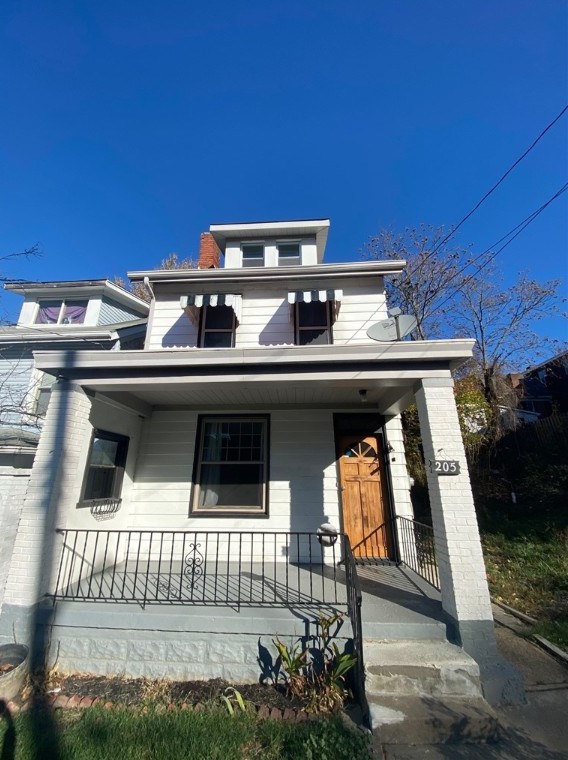 205 Wilbur St, Pittsburgh, PA 15210-3324