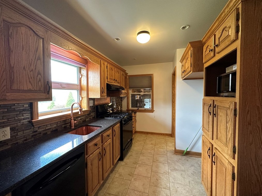 2910 Rosedale Ave, New Castle, PA 16105-1218