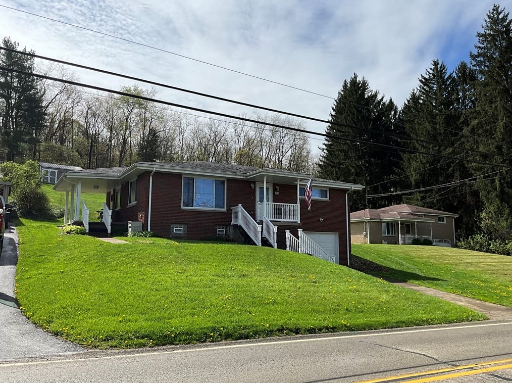 2004 Main St, Claridge, PA 15623