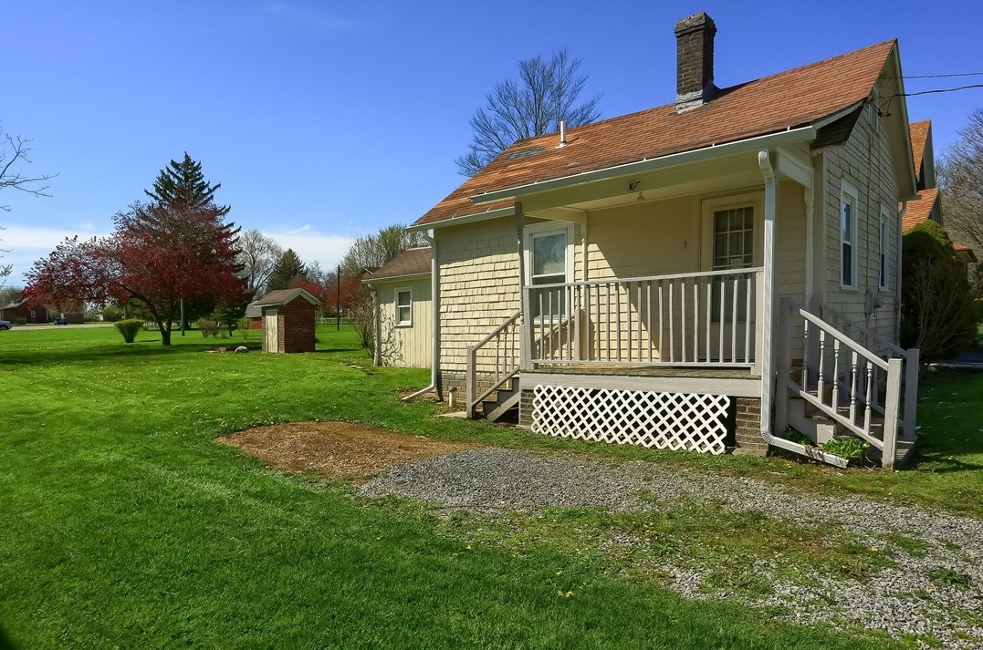 7 7th St, Bessemer, PA 16112