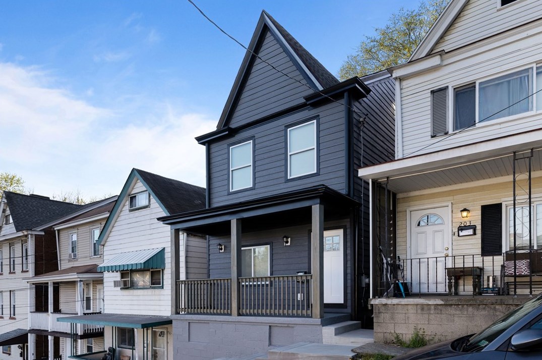 205 Wachter St, Pittsburgh, PA 15210-1720