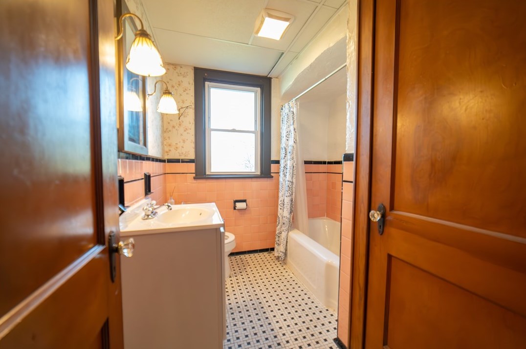 177 Magnolia St, Whitaker PA 15120-2332 exterior