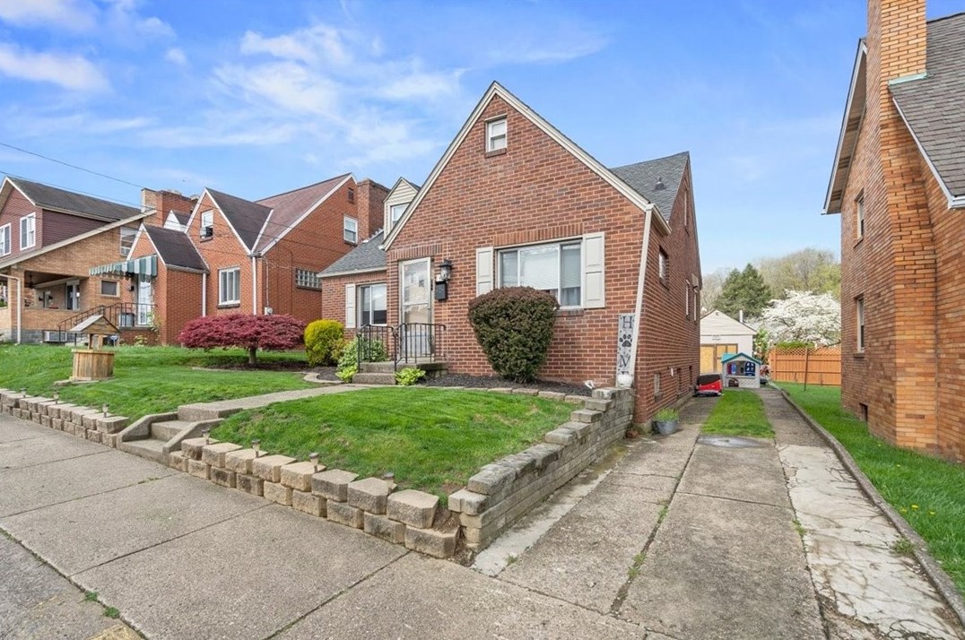 430 Shady Ave, Bridgeville, PA 15017-1962
