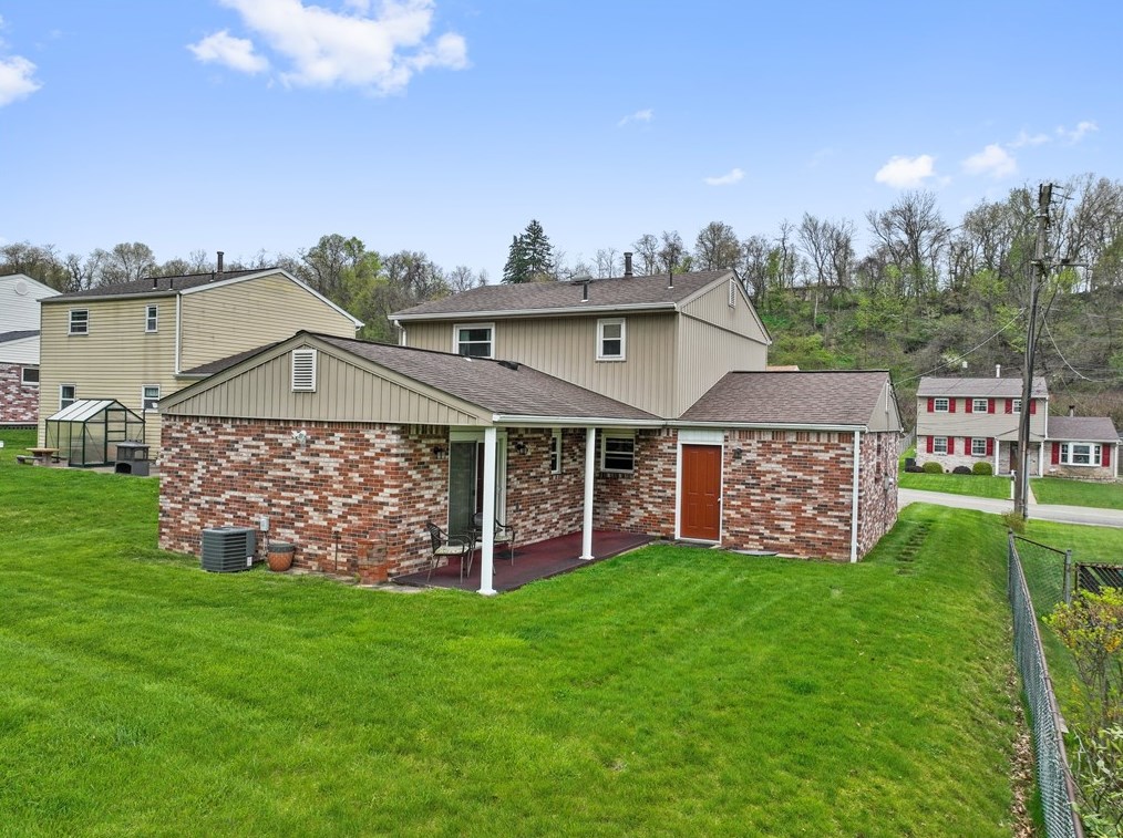 945 Elizabeth St, Mckeesport, PA 15133-2316