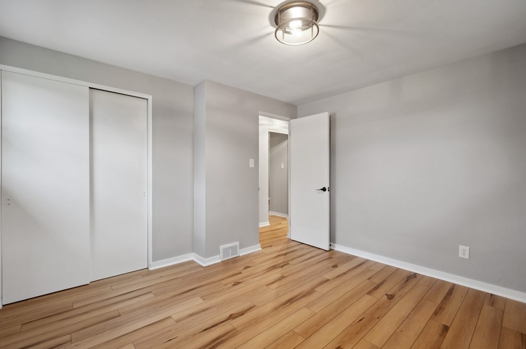 10700 Airview Dr, North Huntingdon PA 15642-4284 exterior