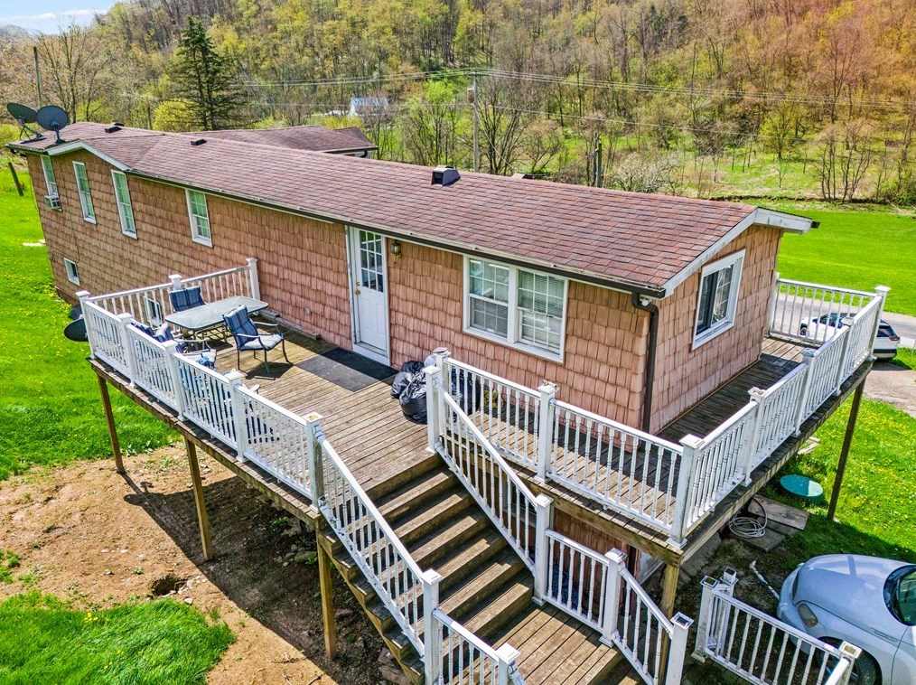 664 Banetown Rd, Washington PA 15301-6432 exterior