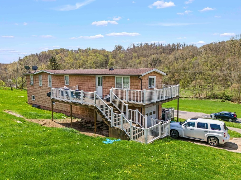 664 Banetown Rd, Washington PA 15301-6432 exterior