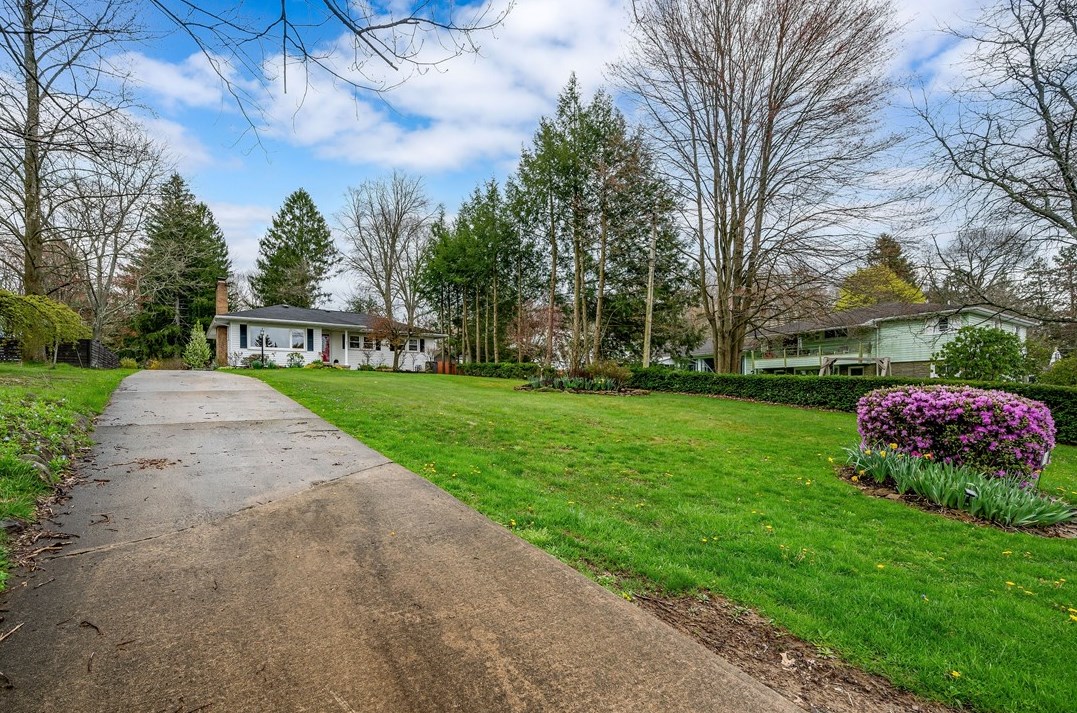 44 3rd Ave, Greenville, PA 16125