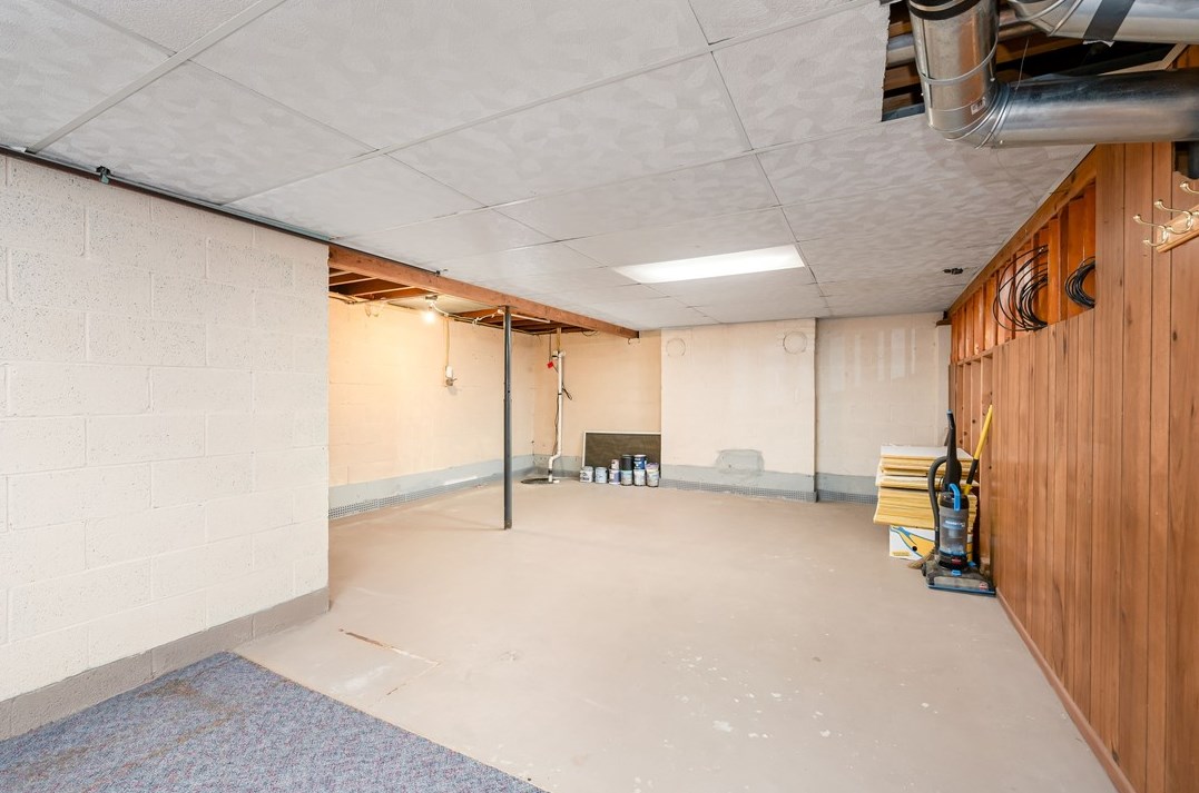 44 3rd Ave, Greenville PA  16125-1717 exterior