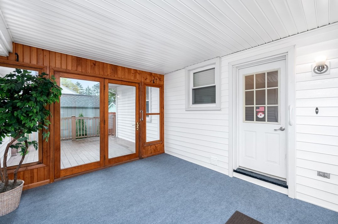 44 3rd Ave, Greenville PA  16125-1717 exterior