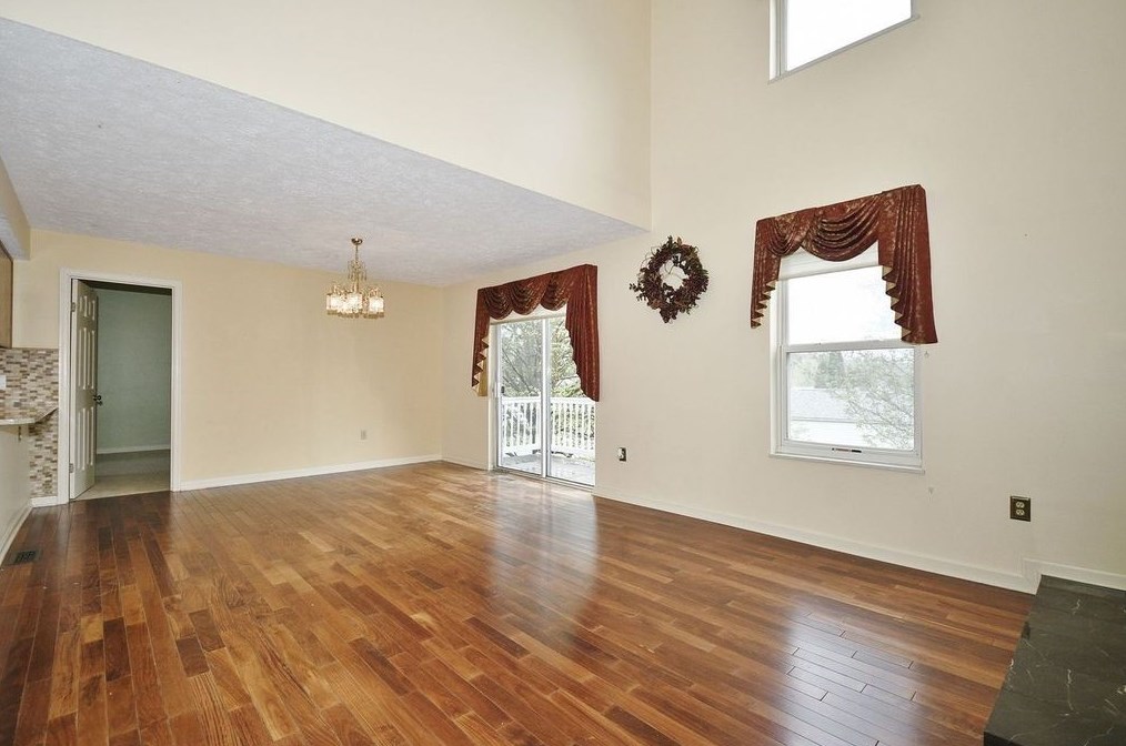 1424 Yorktown Dr, Lawrence, PA 15055