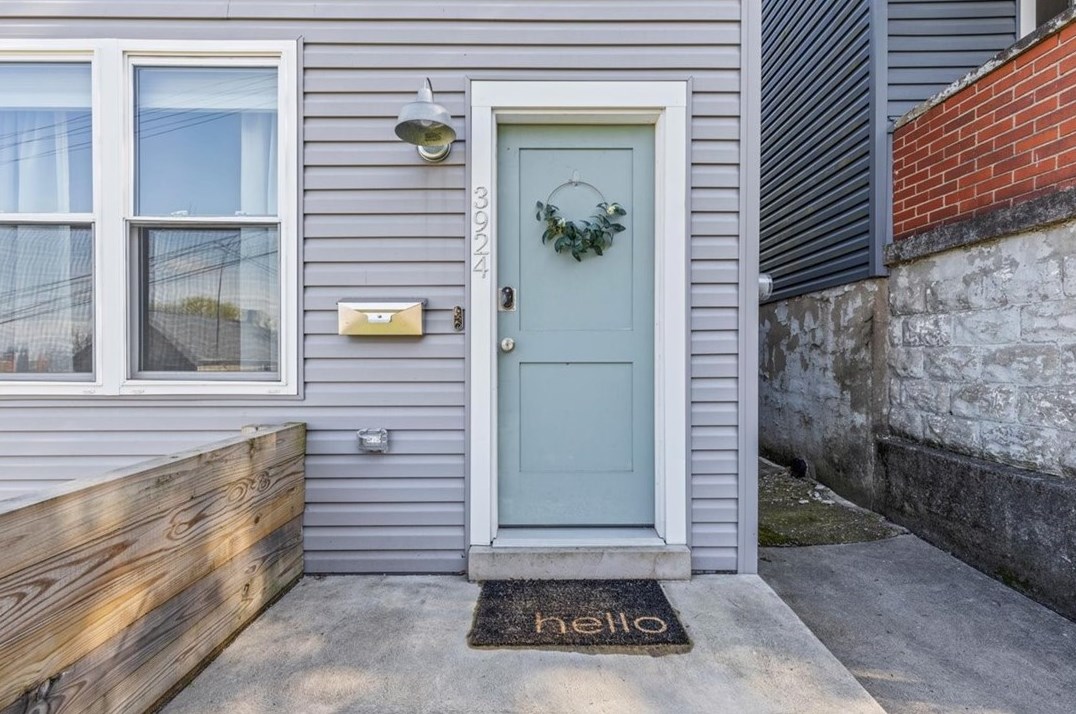 3924 Harry St, Pittsburgh, PA 15213-1008