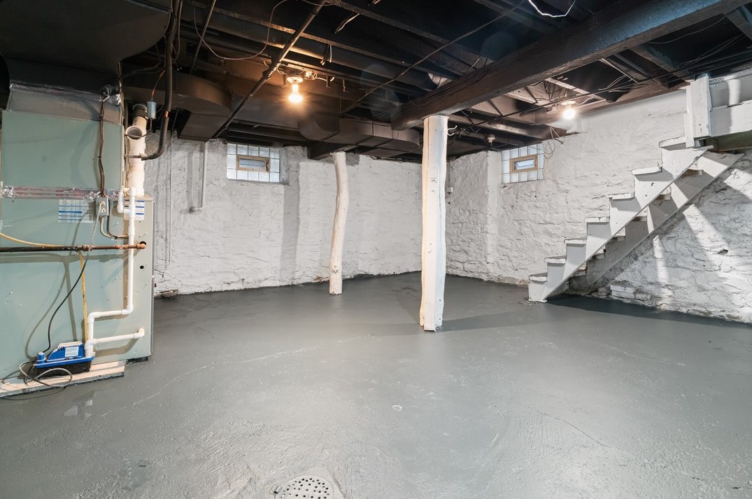 94 Wyoming St, Pittsburgh PA 15211-1744 exterior