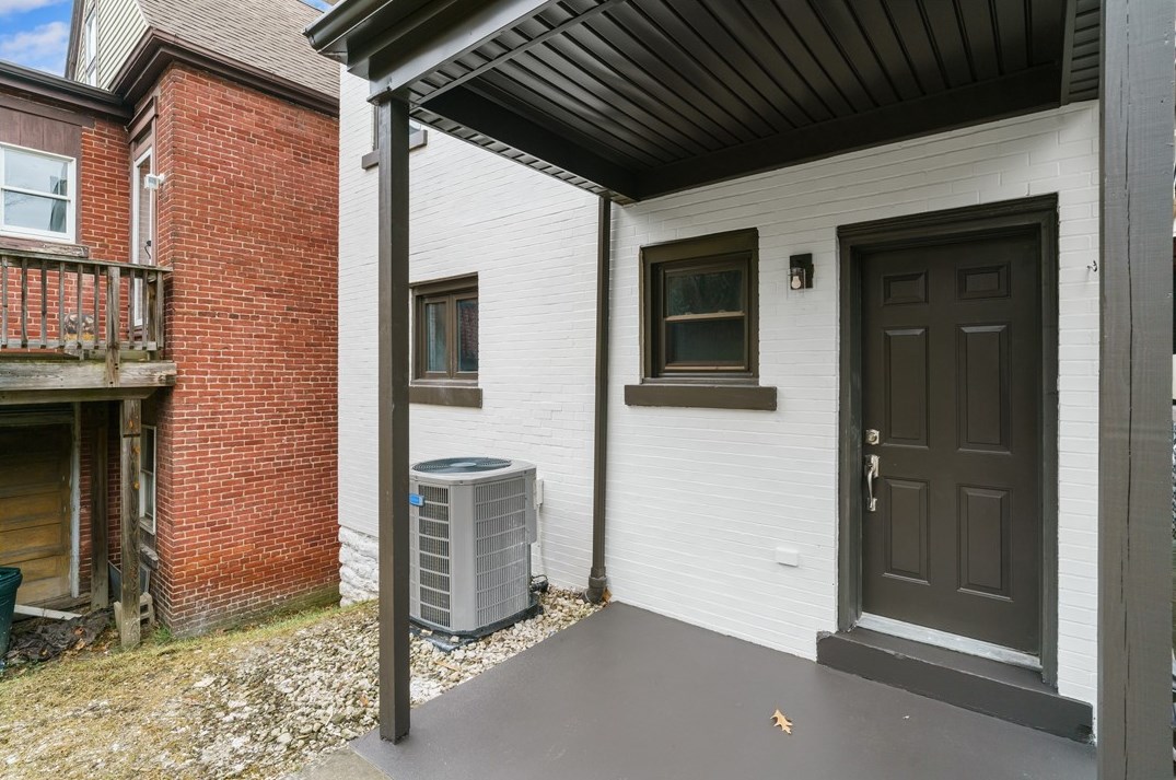 94 Wyoming St, Pittsburgh PA 15211-1744 exterior