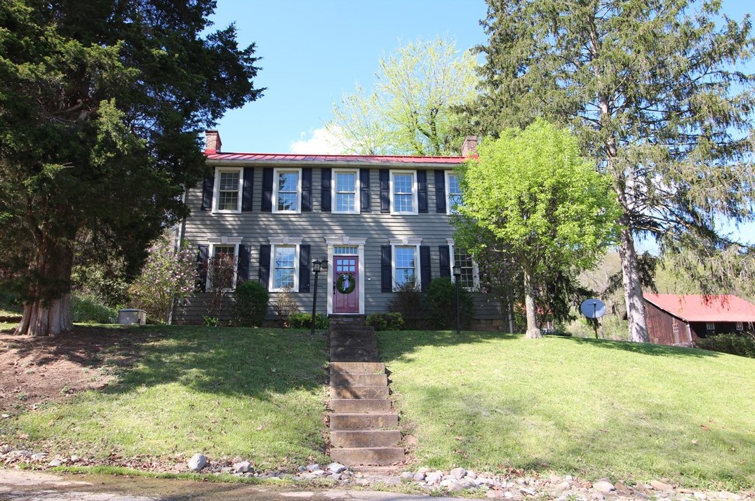 176 Sunshine Hollow Rd, Lamberton, PA 15458-1232