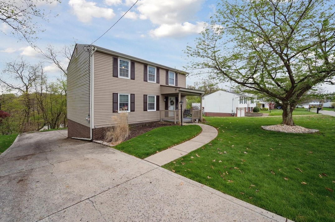 144 Carriage Hill Rd, Glenshaw, PA 15116-1045