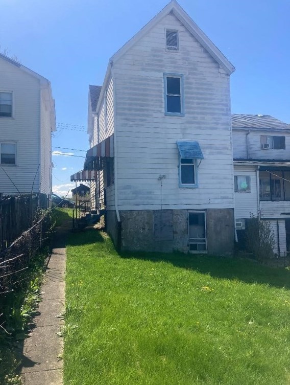 2919 Grover St, McKeesport, PA 15132