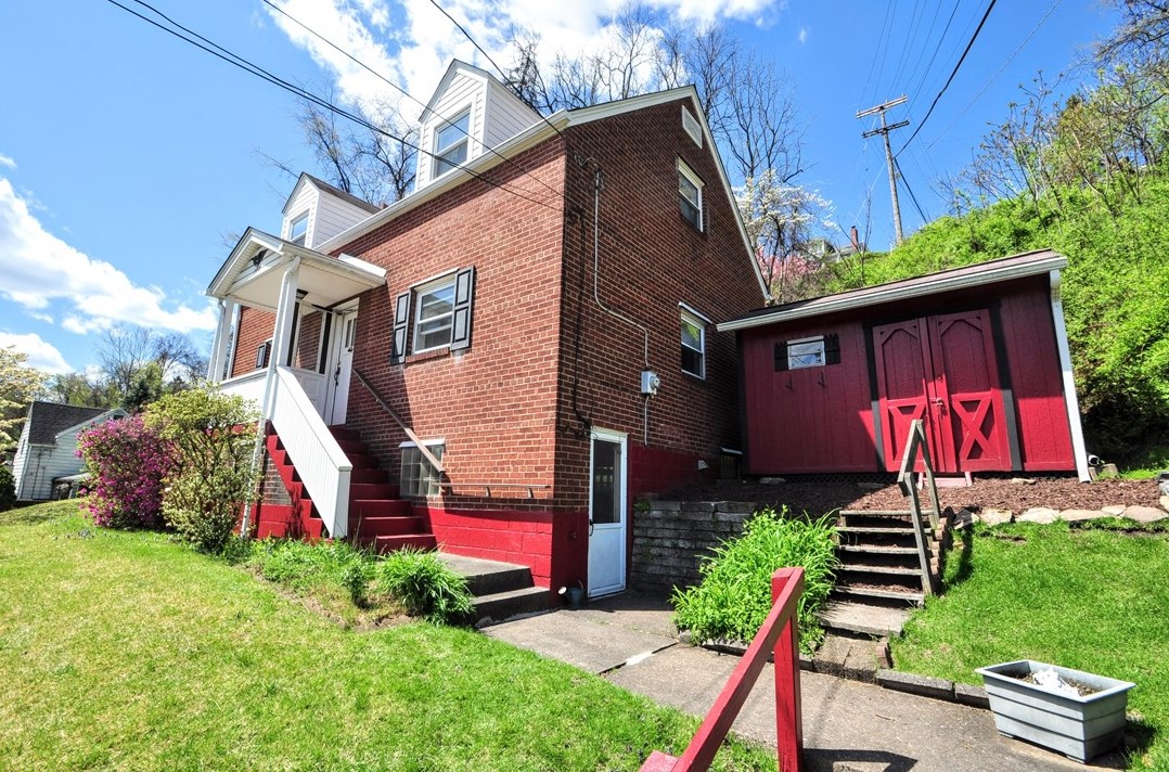 108 Robin St, North Versailles, PA 15137-1947