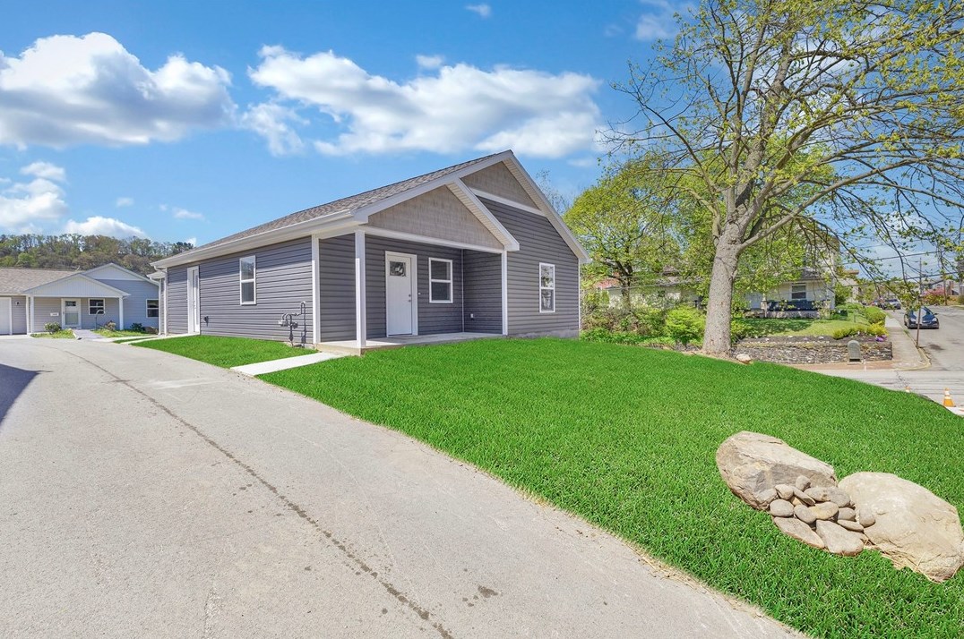 1100 8th Ave, New Brighton, PA 15066