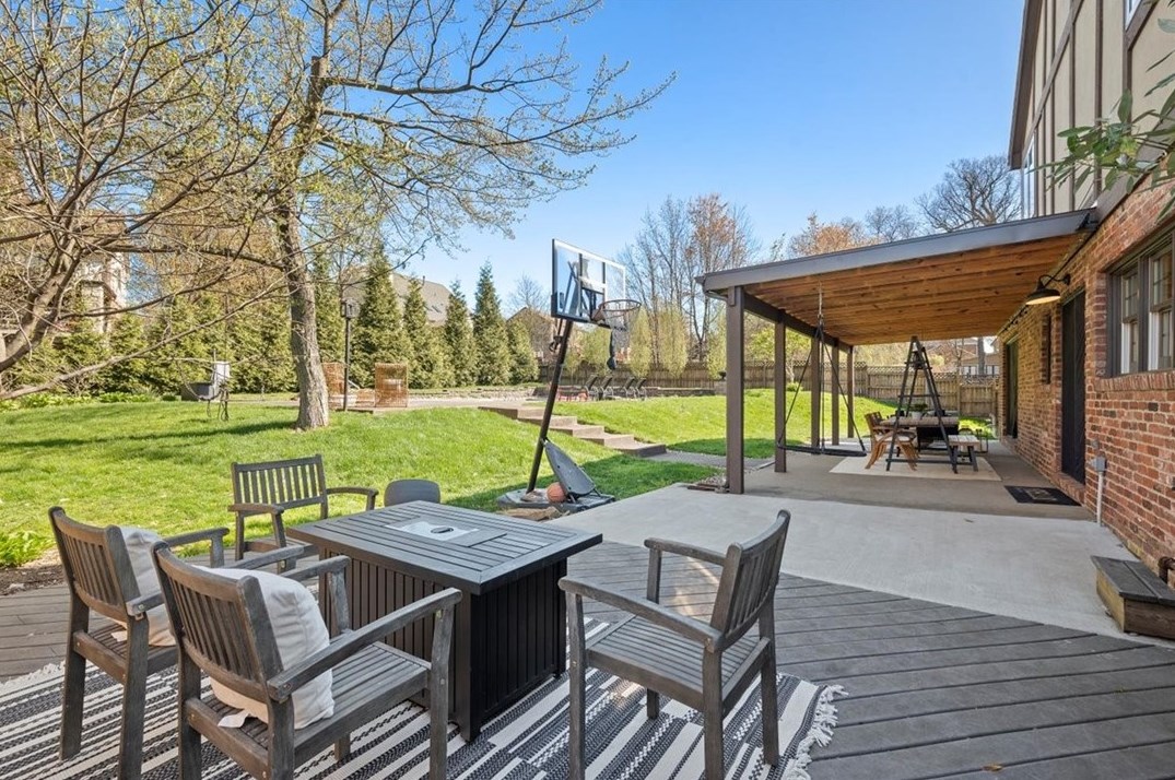 1811 Villa Dr, Gibsonia PA 15044-7446 exterior